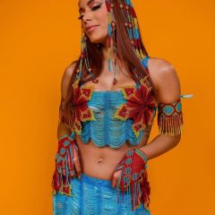 Anitta usa look e faz referência a Cabocla Jurema durante carnaval em Recife