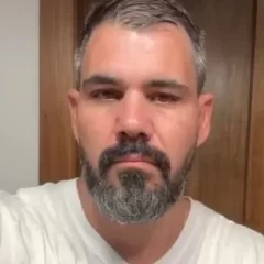 Juliano Cazarré atualiza estado de saúde da filha  após procedimentos médicos