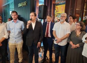 Paulo Câmara recebe homenagem nesta segunda-feira