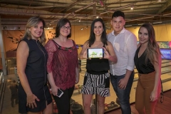 Paula Margolis comemorou o lançamento do Mundo Game Station com sua equipe (Copy)