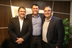 Rafael Vita, diretor regional Oncologia D'Or, Hélio Calábria e Rodrigo Lima, diretor executivo Oncologia D'Or. Crédito: Werig Silva