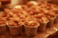 Côco caramelizado com açúcar