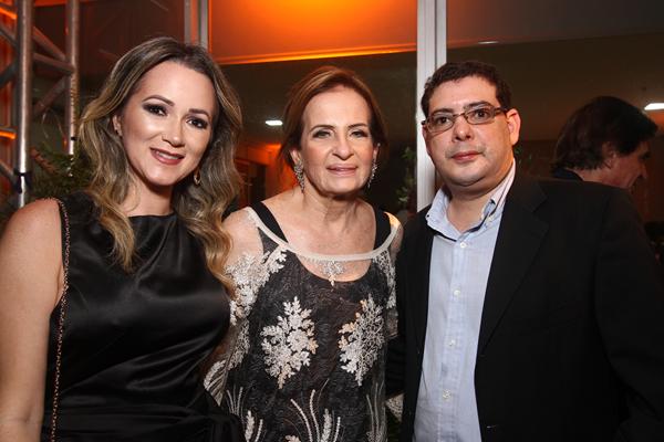 Ana Freire, Auxiliadora da Fonte e Arlindo Maciel. (Copy)