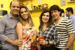 Ricardo e Vanessa Bicalho com Camila e Bruno Leão