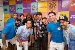 Marcelo Falcão aproveitou a noite de folga para curtir o Camarote Olinda. O artista circulou pelo evento e foi recebido pelos produtores da Luan Promoções, Alx e Pozitiva.