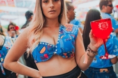 Mulheres capricham na produção do Abadá
