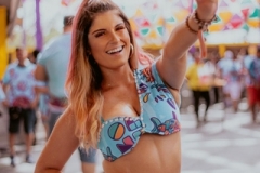 Mulheres capricham na produção do Abadá