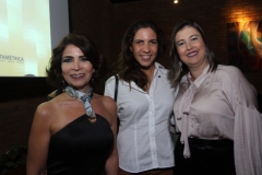 Kátia Tavares, Paula Fernanda e Tarciana Marques.
