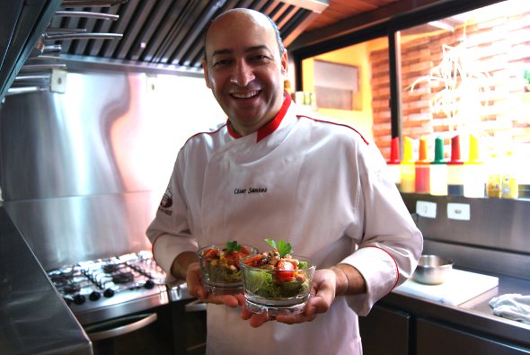 César Santos comanda time de chefs em aulas-show