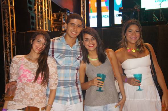 Suellen Almeida, Matheus Jansen, Yasmin Santana e Thaís Ferrari