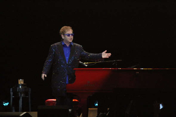 Elton John fará shows no Nordeste