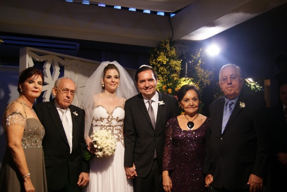 Noivos com seus pais  Crédito: Laís Siqueira/DP/D.A Press