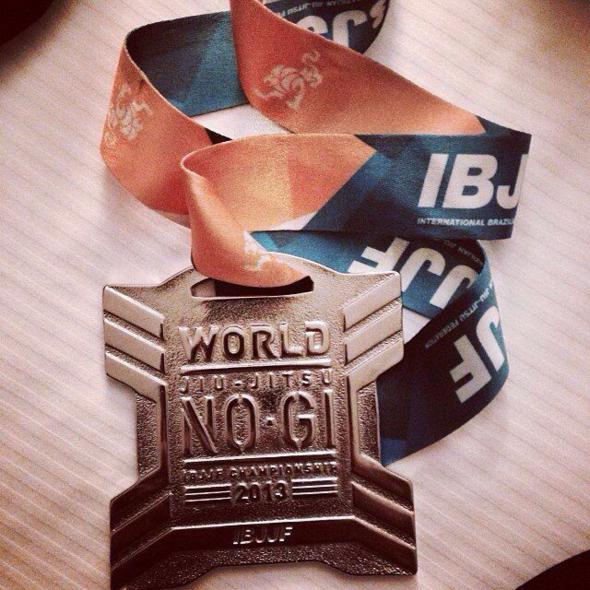 Esta é a terceira medalha de Luis Felipe em disputas mundiais. Crédito: Reprodução Instagram  