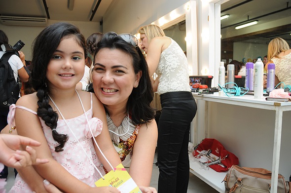 Katia Gomes e sua filha - Crédito: Camila Leão/Divulgação