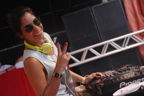 DJ Hellen Sancho. Crédito: Aryela Lira / Divulgação