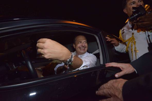 Eduardo Campos saiu dirigindo o Kia do filho/ Eduardo Braga