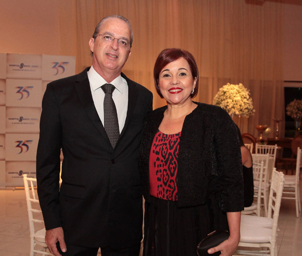 O desembargador Mauro Alencar e a mulher, a advogada Cláudia Alencar - Crédito: Nando Chiappetta/DP/D.A Press