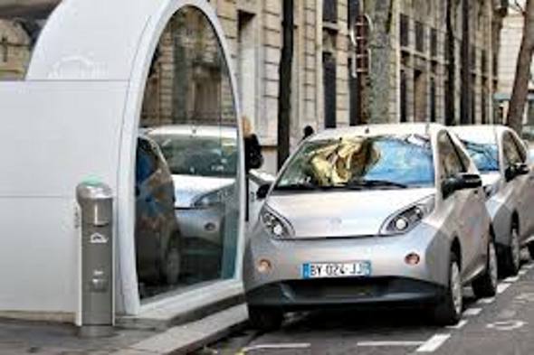 Carro elétrico em Paris