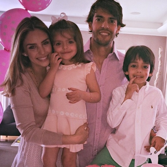 Carol Celico, Isabella, Kaká e Luca. Crédito: Reprodução Instagram
