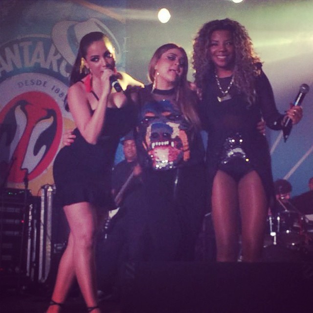 Anitta e MC Ludmilla animaram a festa. Crédito: Reprodução/Instagram