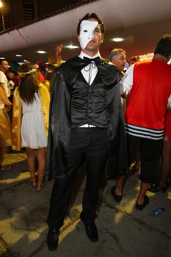 José Edilson Vieira optou pela fantasia de Fantasma da ópera para brincar o baile