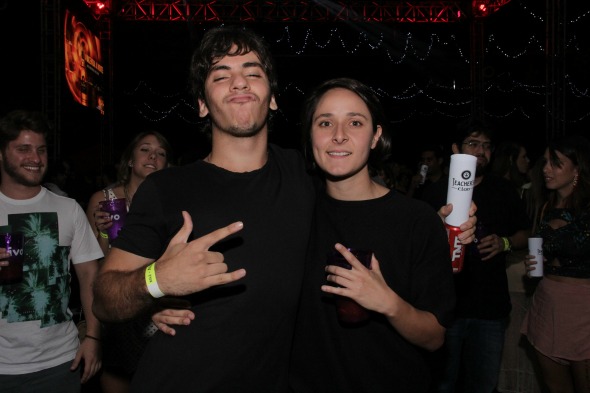 DJ Felipe Novaes e DJ Camila Cortez. Crédito: Larissa Nunes