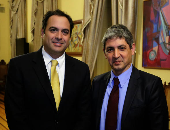 Paulo Câmara e o embaixador de IsraelFoto: Aloísio Moreira