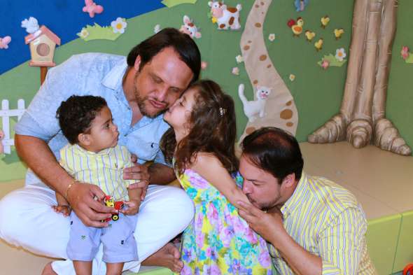 Mailton, Wilson e as crianças, Theo e Maria Thereza Crédito: Taís Machado/DP/D.A Press