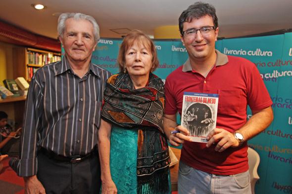 Filipe Falcão com os pais Naércio da Costa Maciel e Maria Helena Tavares 