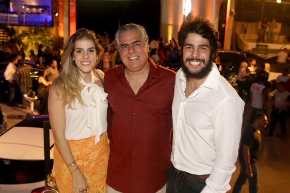 Victória, José e Zé Pinteiro à frente do evento. Crédito: Luiz Fabiano / Divulgação