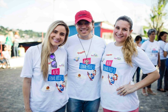 ariana Perylo, Frei Damião Silva e Adriana Perylo Créditos: Divulgação/dia feliz