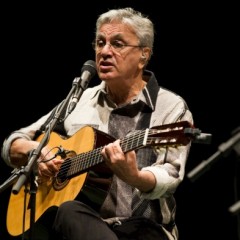 Após assalto no sul da Bahia, Caetano Veloso pede ajuda em seu Instagram