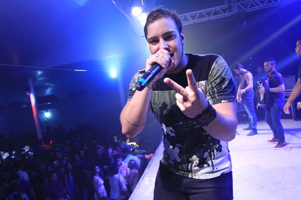 John Geração abriu os trabalhos da noite Créditos: Luiz Fabiano/Comunnik