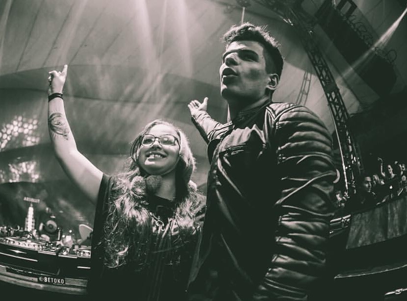 A DJ Groove Delight com Vintage Culture Créditos: Divulgação