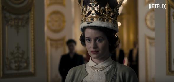 Claire Foy como a rainha Elizabeth II na primeira temporada da série - Crédito: Reprodução/Youtube