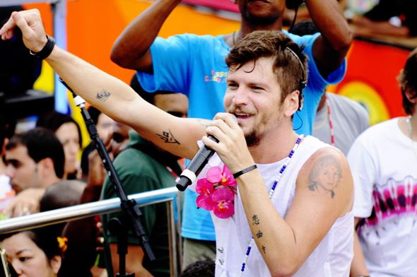 Saulo Fernandes - Crédito: Júlia Lanari/Divulgação