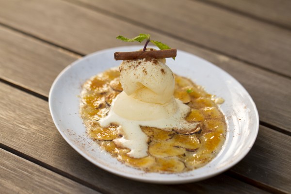 A Cartola de Deus ainda leva uma generosa bola de sorvete - Crédito: Thaís Carvalho/Divulgação