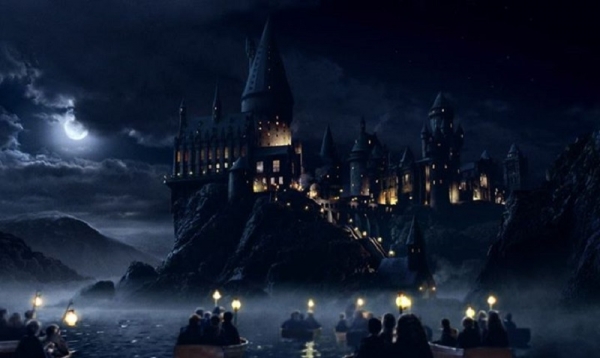 Escola de Hogwarts era cenário principal na série Harry Potter - Crédito: Reprodução