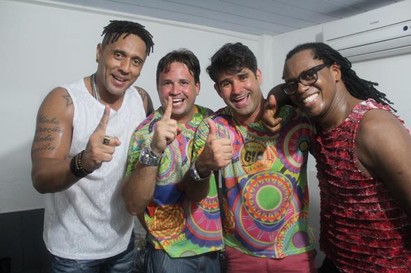 Carlos Eduardo Absalão e Nilson Júnior com AraKetu Credito: Marília Simas