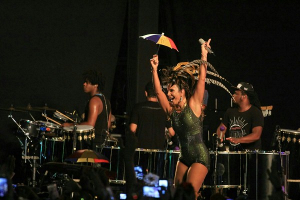 A cantora dançou e cantou frevos Crédito: Luiz Fabiano/Comunnik/Divulgação