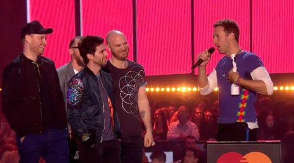 Coldplay levou o prêmio de Grupo Britânico - Crédito: Reprodução/Twitter