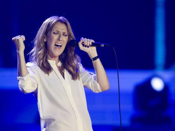 O gesto que virou marca registrada de Celine Dion