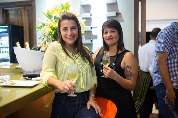 A chef Miau Caldas e Claúdia Luna. Crédito: Clara Gouvêa/Divulgação