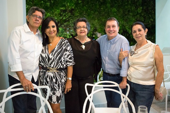 Murilo Santiago, Márcia Cabral, Maria Clara Lyra, Carlos Augusto Lira e Helena Cavalcanti. Crédito: Clara Gouvêa/Divulgação