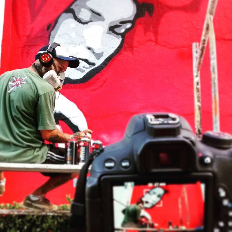 Grafiteiro pernambucano Cajú ministra workshop no Derby
