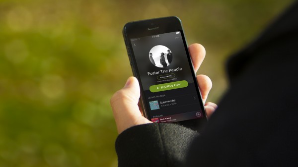 Serviços de streaming como Spotify já superam vendas de CDs - Crédito: Reprodução/Twitter