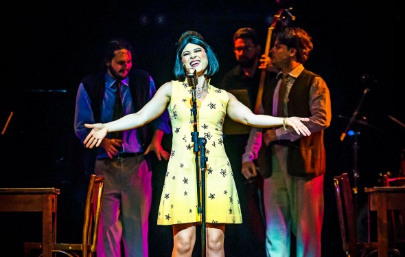 Cena de "Elis, a musical". Crédito: Divulgação