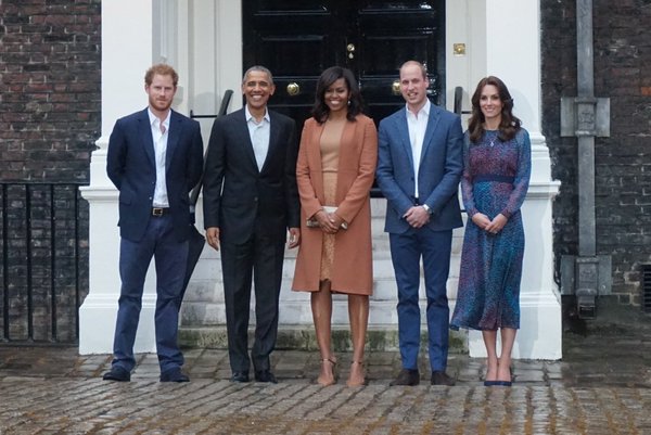 Príncipe Harry, Barack e Michelle Obama e William e Kate - Crédito: Reprodução/Twitter