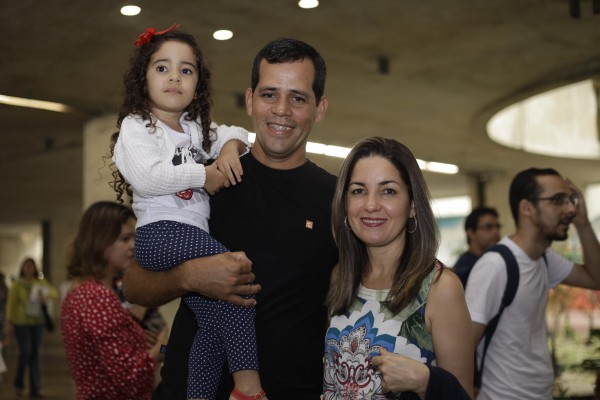 Márcio e Lucilene Garcia com a pequena Amanda - Crédito: Gustavo Glória/Divulgação