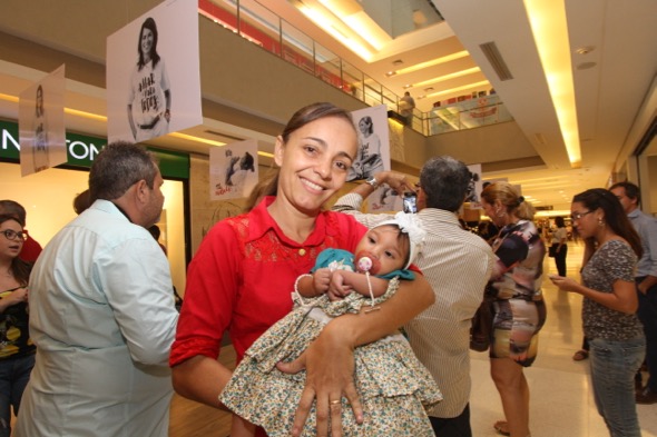 Jaime Pessoa da Silva, professora, mãe de Luana Vitória, com microcefalia. Crédito: Nando Chiappetta / DP 